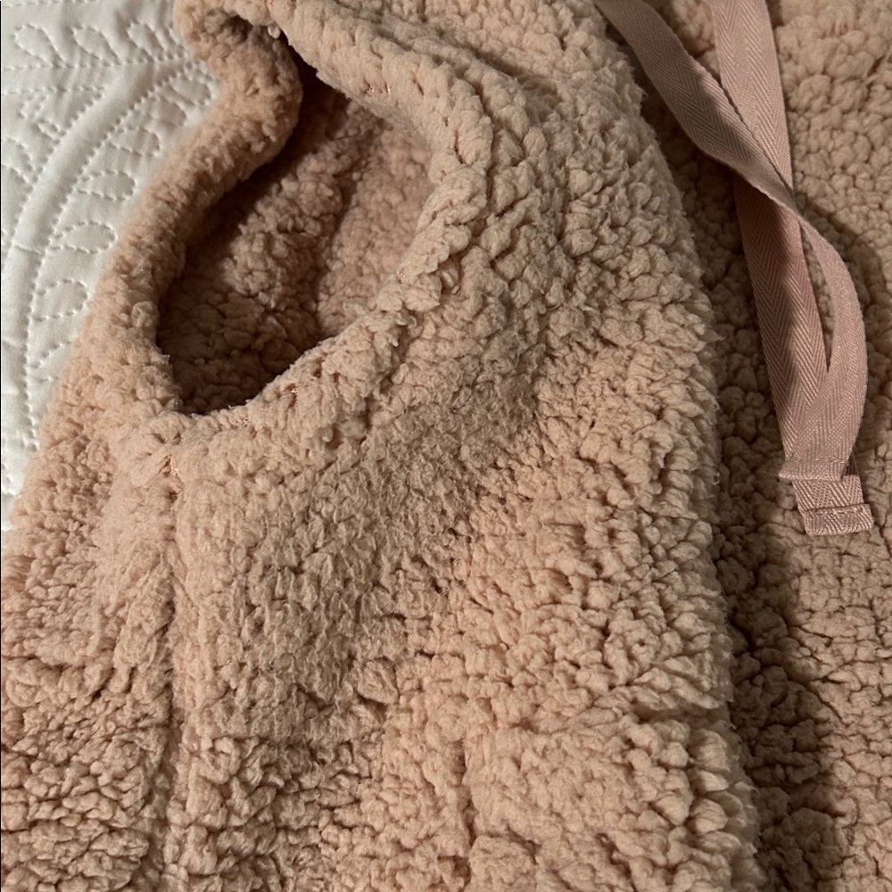 BE COOL Pink Sherpa Zip Vest - Picture 4 of 6